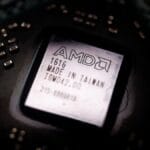 AMD تستحوذ على شركة ناشئة في الذكاء الاصطناعي لكسر احتكار إنفيديا