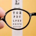 النظارات الأولى في العالم بالتركيز التلقائي: نهاية النظارات التقليدية للقراءة