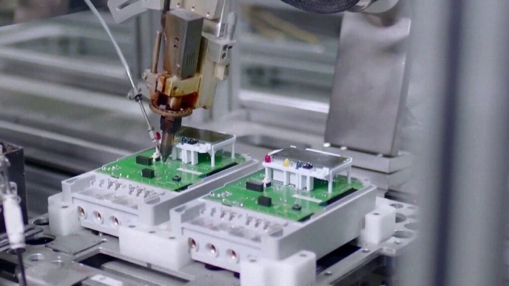 سوبر مايكرو تتجه لتكثيف التصنيع في أوروبا للاستفادة من الطلب على الذكاء الاصطناعي