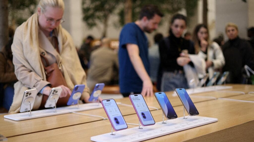 مبيعات آيفون تنمو في الصين لأول مرة منذ عامين