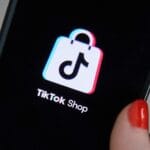 المحتالون يستخدمون الذكاء الاصطناعي لتقليد بائعي TikTok لسرقة الأموال وتوزيع البرمجيات الخبيثة
