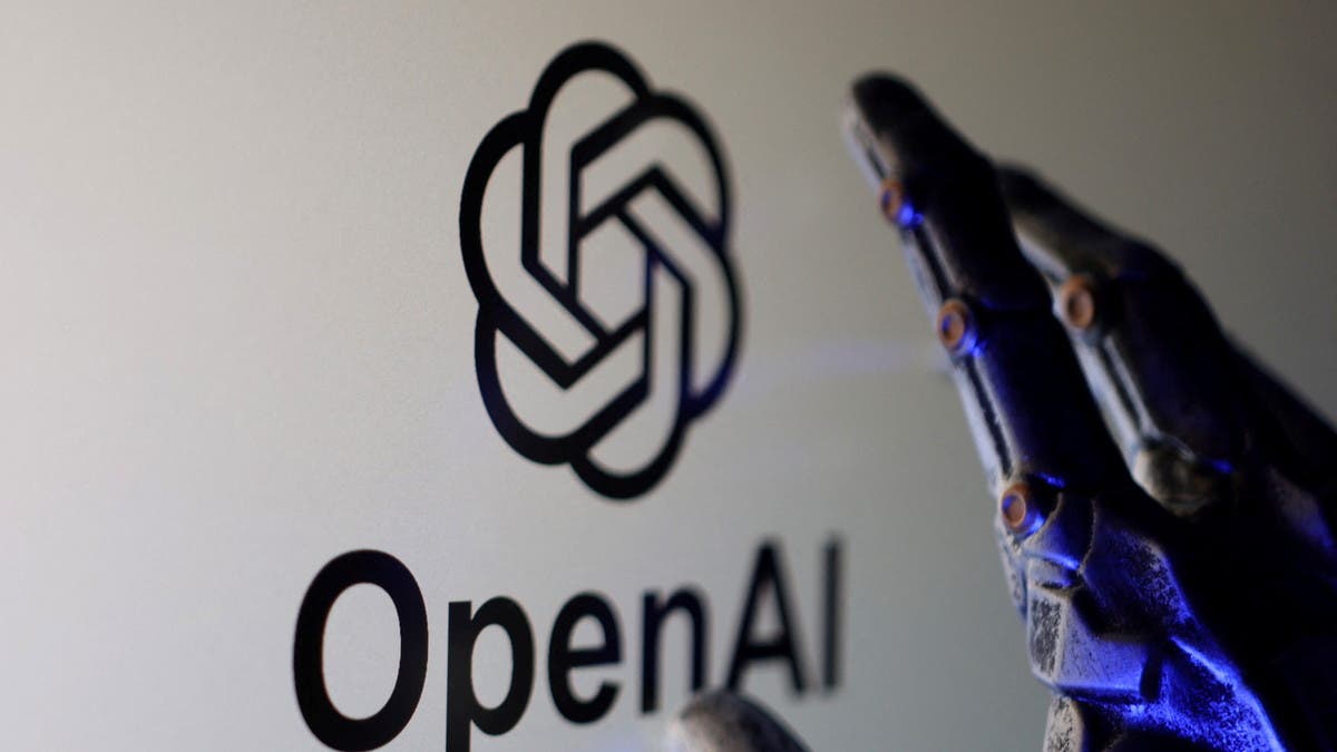 رئيس مجلس إدارة OpenAI يعتقد أننا نعيش فقاعة الذكاء الاصطناعي