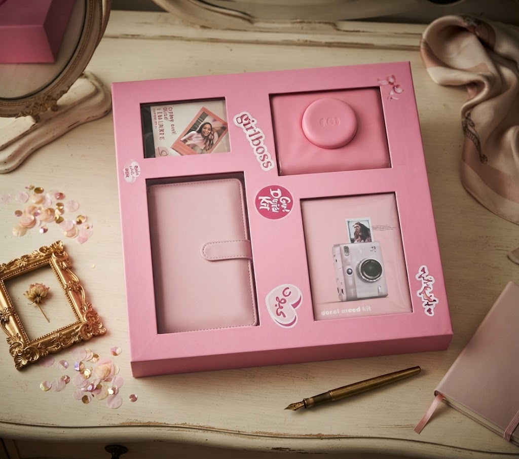 Fujifilm Instax Mini EVO Hybrid Instant Camera – Gentle Pink Gift Box بسعر 874 ريال: مراجعة شاملة ومقارنة مع أفضل البدائل