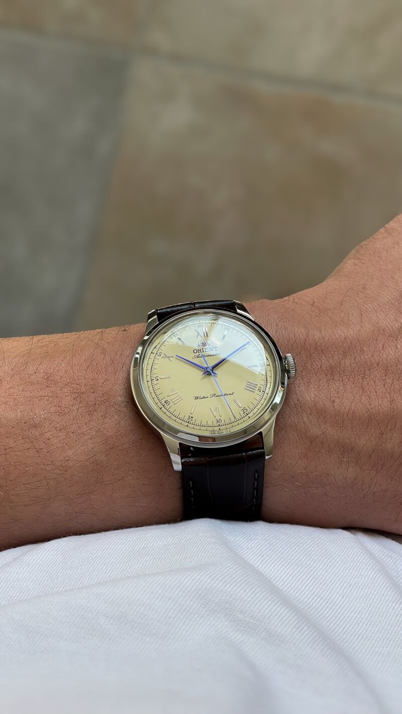 Image for the Tweet beginning: من أكثر الساعات الكلاسيك من